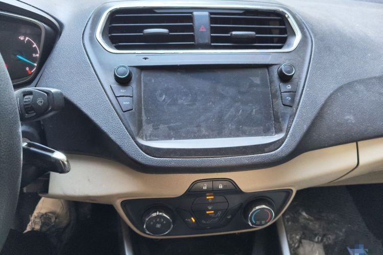 Used Ford Escort 2015 1.5L Automatic Comfort Edition Audio And AC Panel