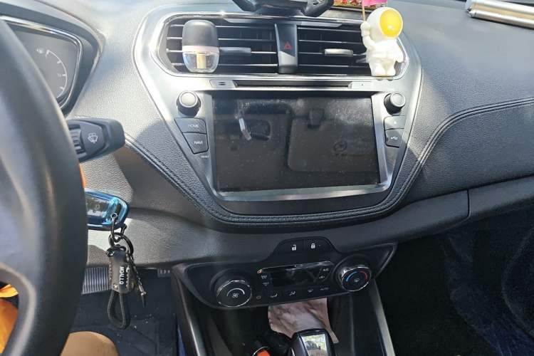 Used Ford Escort 2015 1.5L Automatic Fashion Model Audio And AC Panel