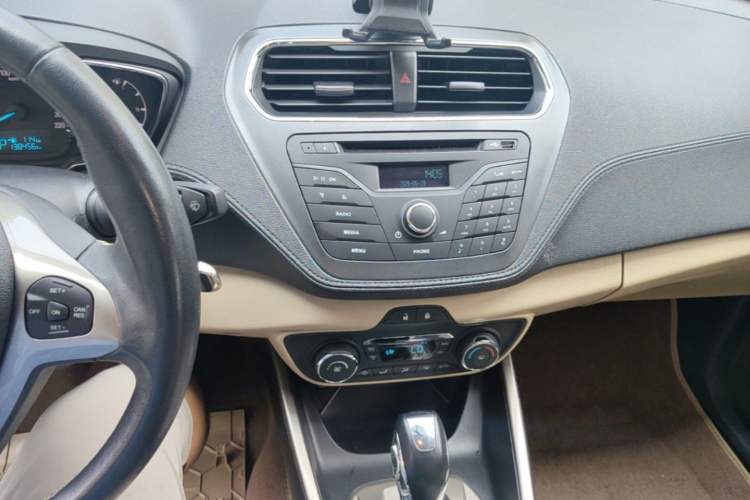 Used Ford Escort 2015 1.5L Automatic Fashion Model Audio And AC Panel