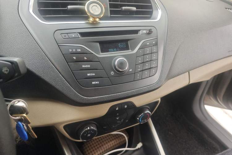 Used Ford Escort 2015 1.5L Manual Comfort Model Audio And AC Panel