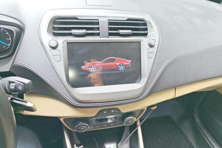Used Ford Escort 2015 1.5L Automatic Fashion Model Audio And AC Panel