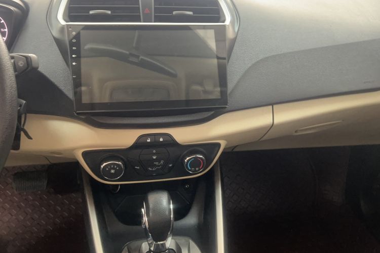 Used Ford Escort 2015 1.5L Automatic Comfort Edition Audio And AC Panel