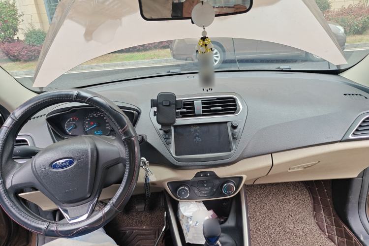 Used Ford Escort 2015 1.5L Manual Comfort Model Center Console