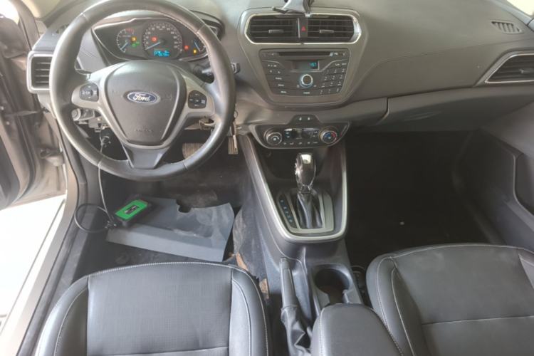 Used Ford Escort 2015 1.5L Automatic Fashion Model Center Console