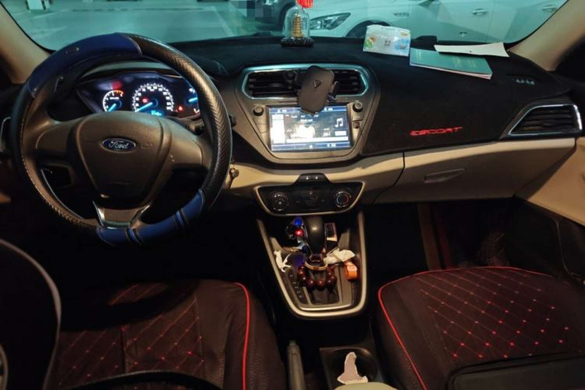 Used Ford Escort 2015 1.5L Automatic Comfort Edition Center Console