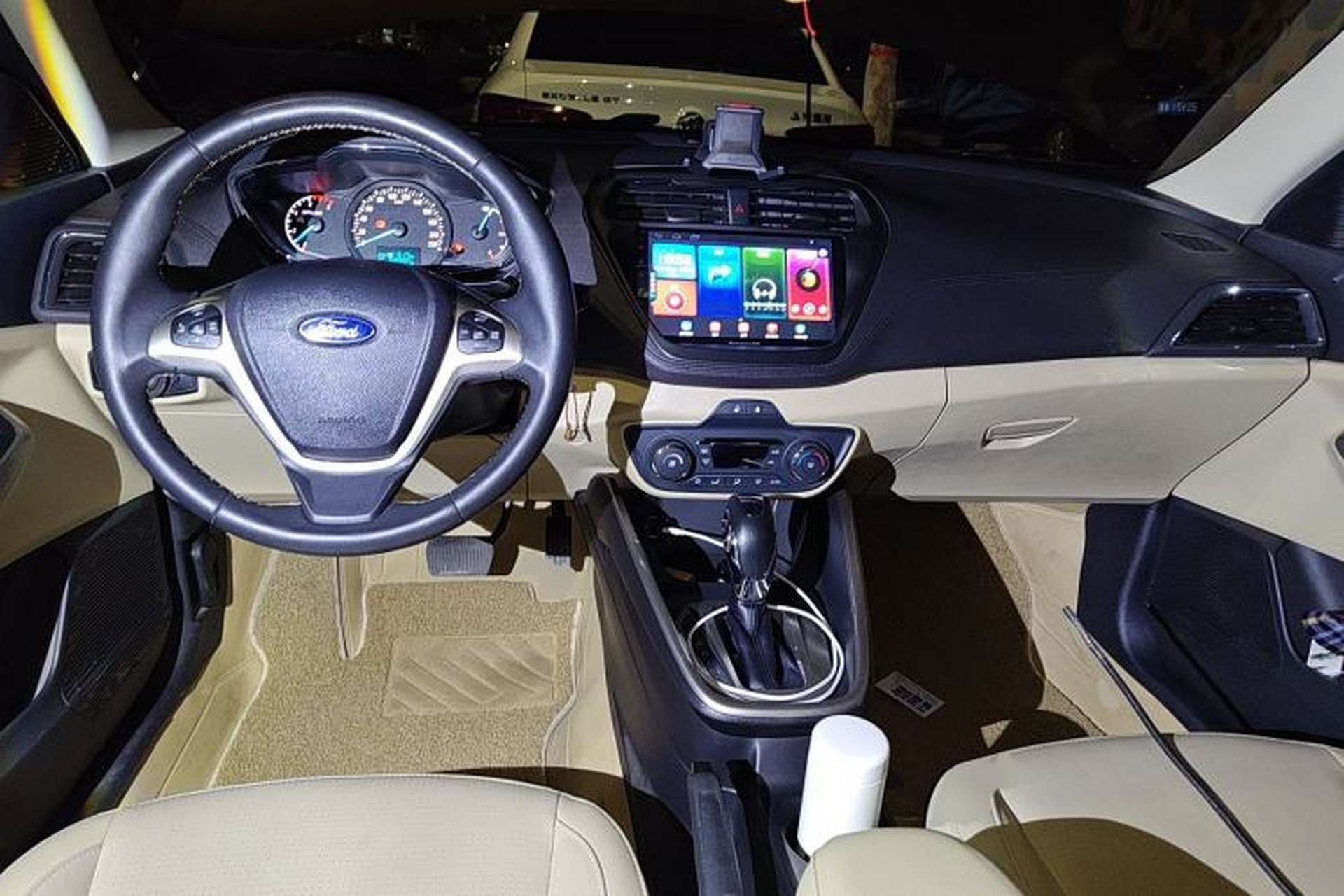 Used Ford Escort 2015 1.5L Automatic Fashion Model Center Console