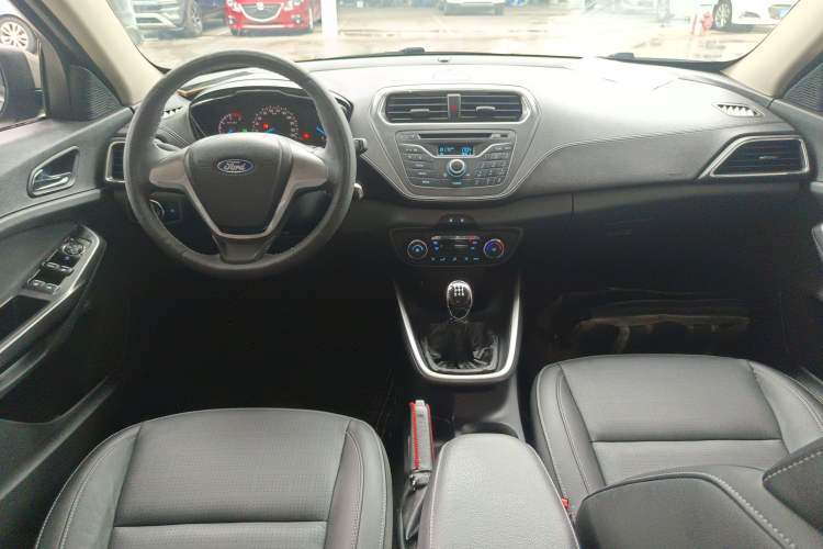 Used Ford Escort 2015 1.5L Manual Fashion Edition Center Console
