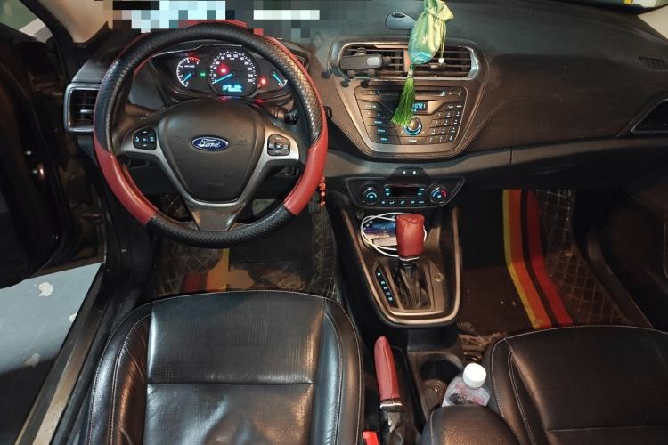 Used Ford Escort 2015 1.5L Automatic Fashion Model Center Console