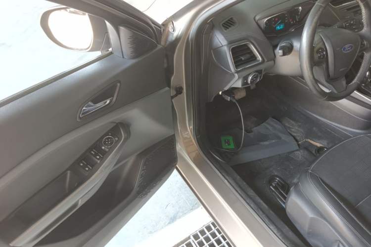 Used Ford Escort 2015 1.5L Automatic Fashion Model Driver Seat