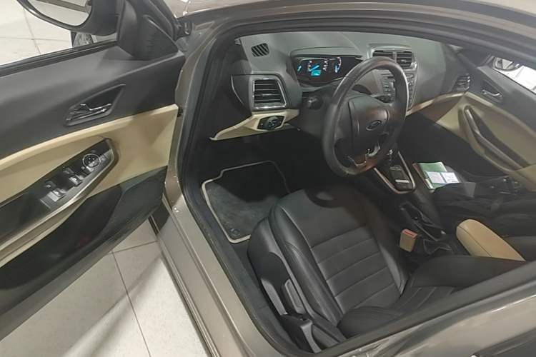 Used Ford Escort 2015 1.5L Automatic Comfort Edition Driver Seat