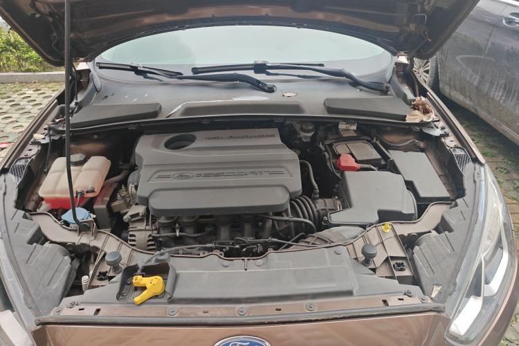 Used Ford Escort 2015 1.5L Manual Comfort Model Engine Bay