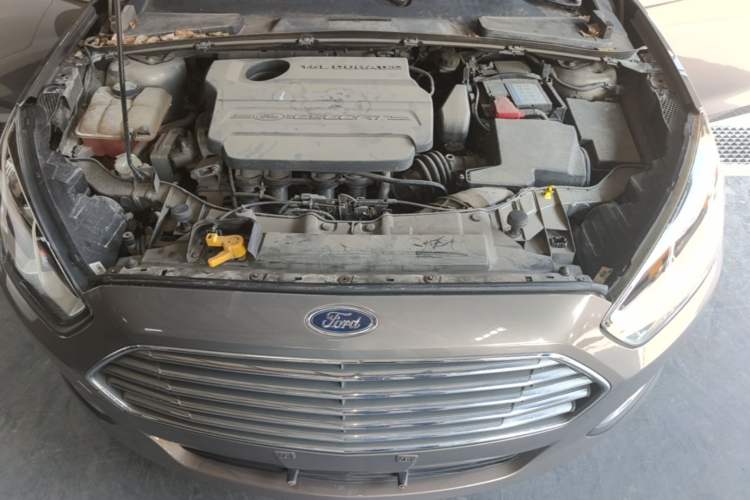 Used Ford Escort 2015 1.5L Automatic Fashion Model Engine Bay