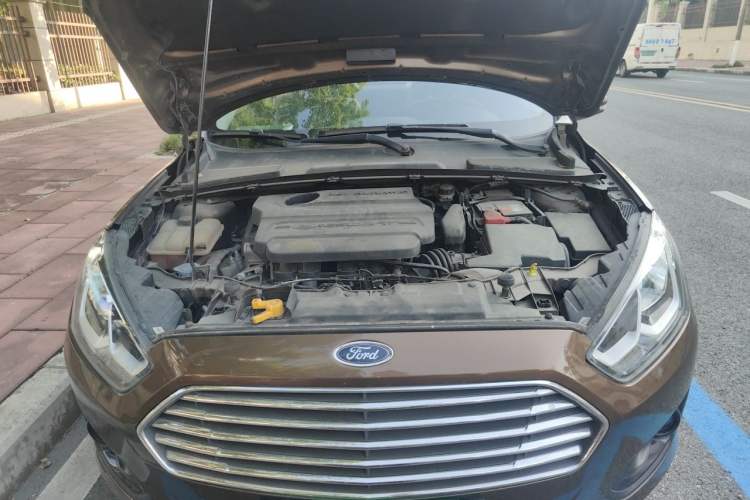 Used Ford Escort 2015 1.5L Automatic Comfort Edition Engine Bay