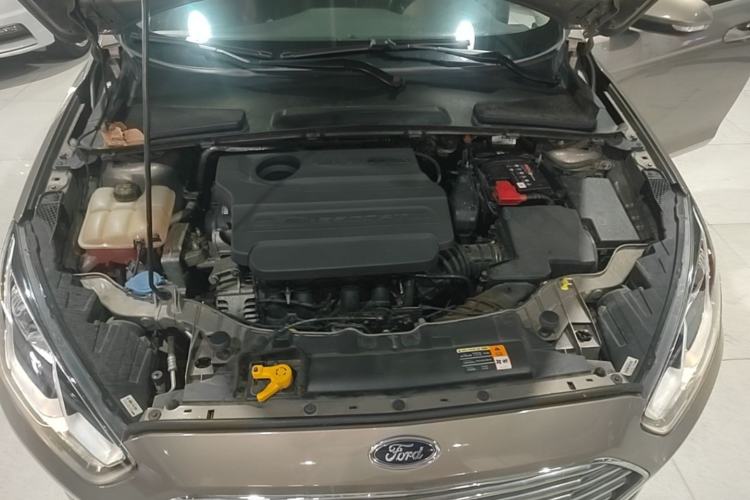 Used Ford Escort 2015 1.5L Automatic Comfort Edition Engine Bay