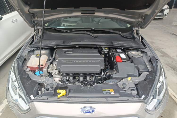 Used Ford Escort 2015 1.5L Manual Fashion Edition Engine Bay