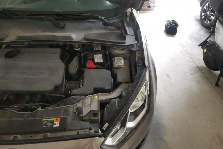 Used Ford Escort 2015 1.5L Automatic Comfort Edition Engine Bay Left