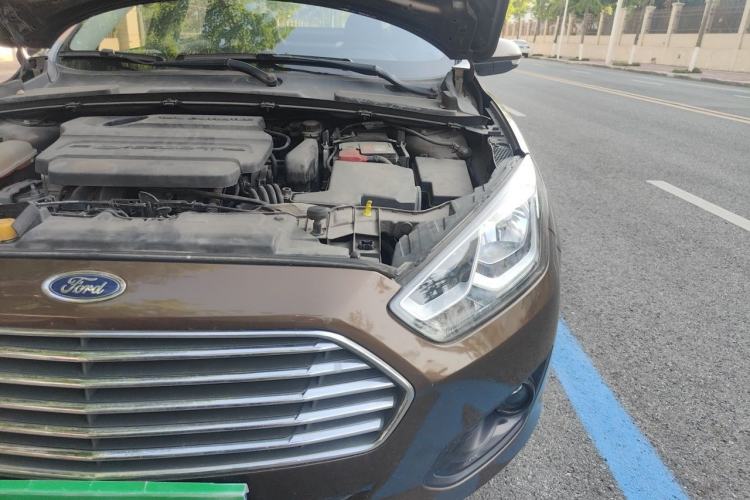 Used Ford Escort 2015 1.5L Automatic Comfort Edition Engine Bay Left