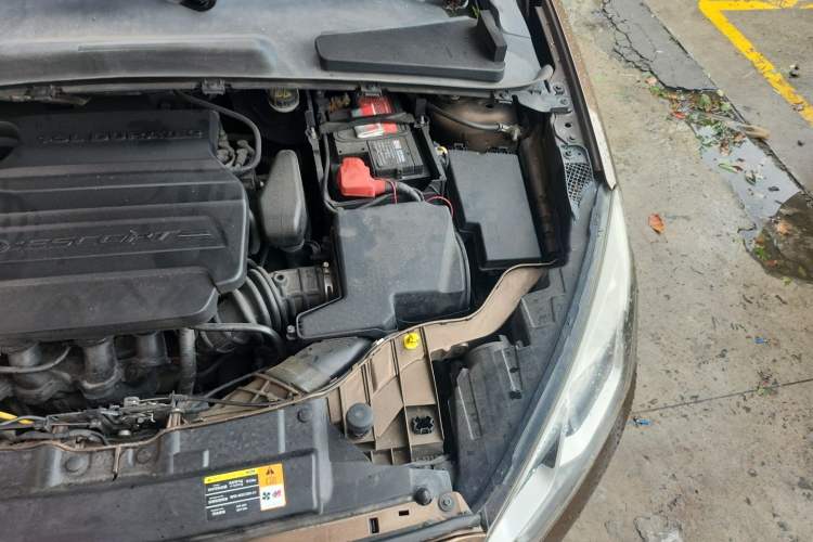 Used Ford Escort 2015 1.5L Automatic Comfort Edition Engine Bay Left