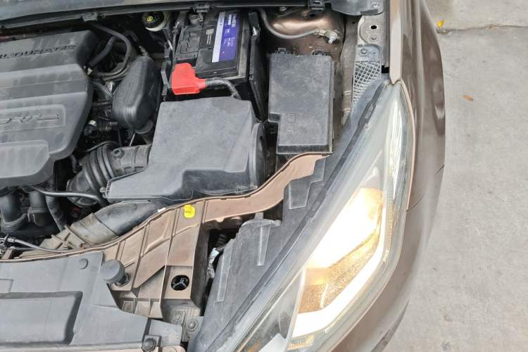Used Ford Escort 2015 1.5L Automatic Comfort Edition Engine Bay Left