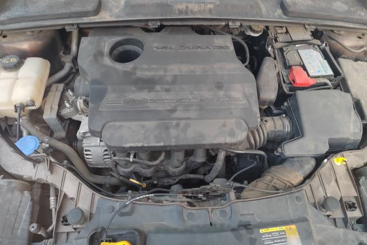 Used Ford Escort 2015 1.5L Automatic Comfort Edition Engine Bay