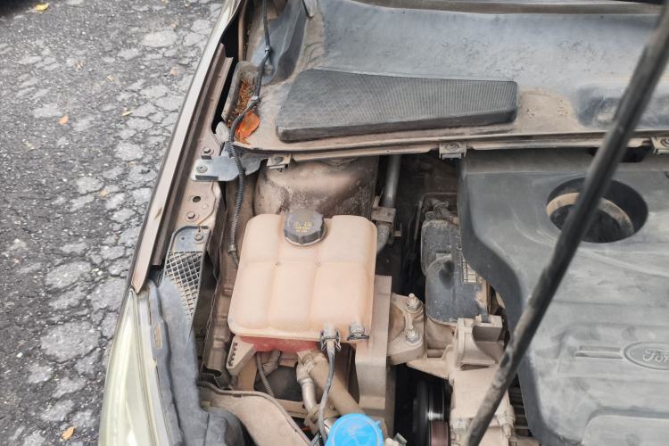 Used Ford Escort 2015 1.5L Manual Comfort Model Engine Bay Right