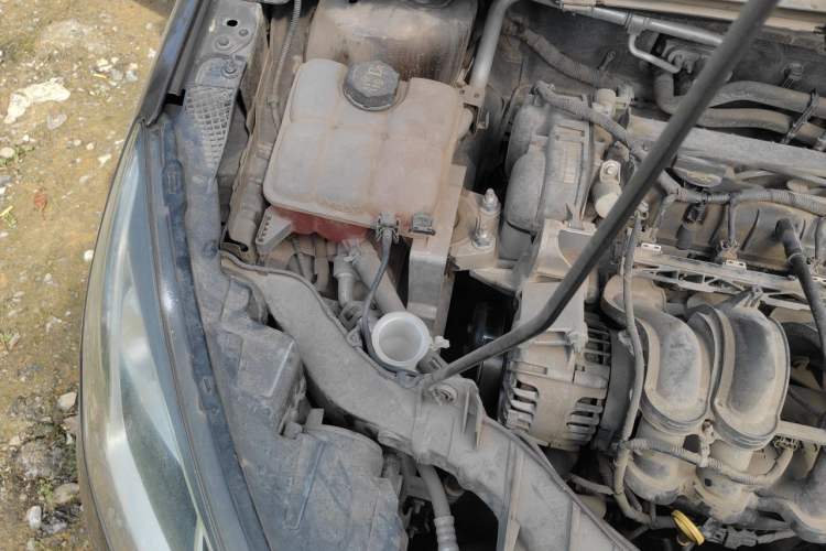 Used Ford Escort 2015 1.5L Manual Fashion Edition Engine Bay Right