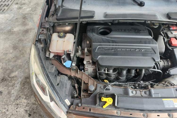 Used Ford Escort 2015 1.5L Automatic Comfort Edition Engine Bay Right