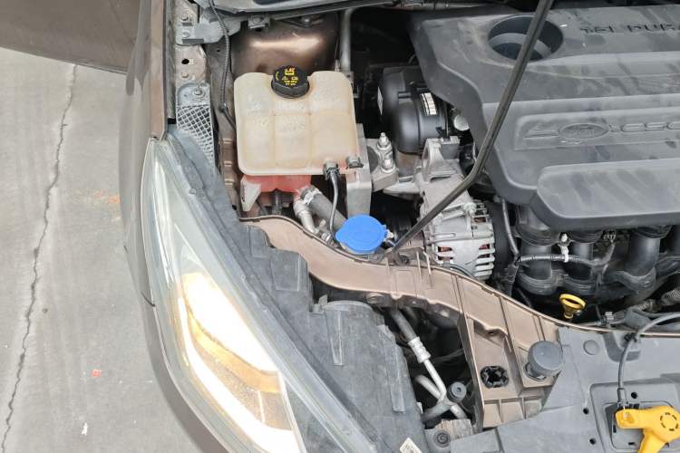 Used Ford Escort 2015 1.5L Automatic Comfort Edition Engine Bay Right