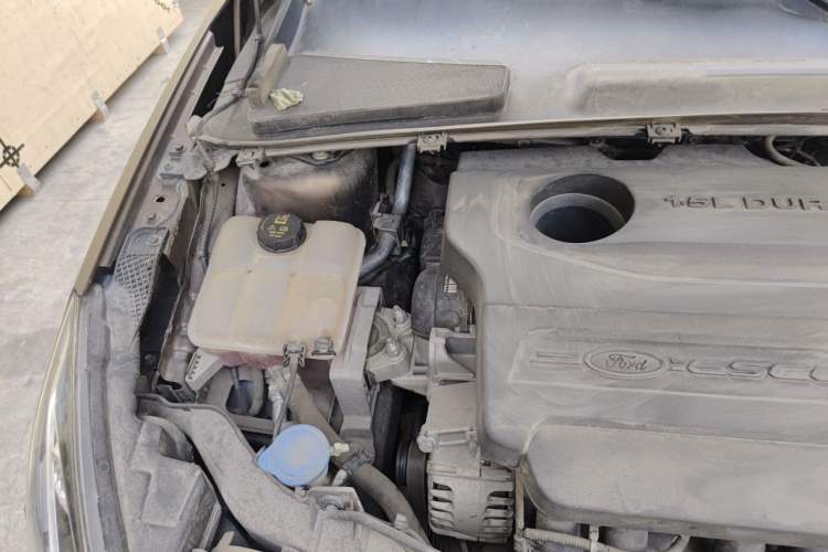 Used Ford Escort 2015 1.5L Automatic Comfort Edition Engine Bay Right