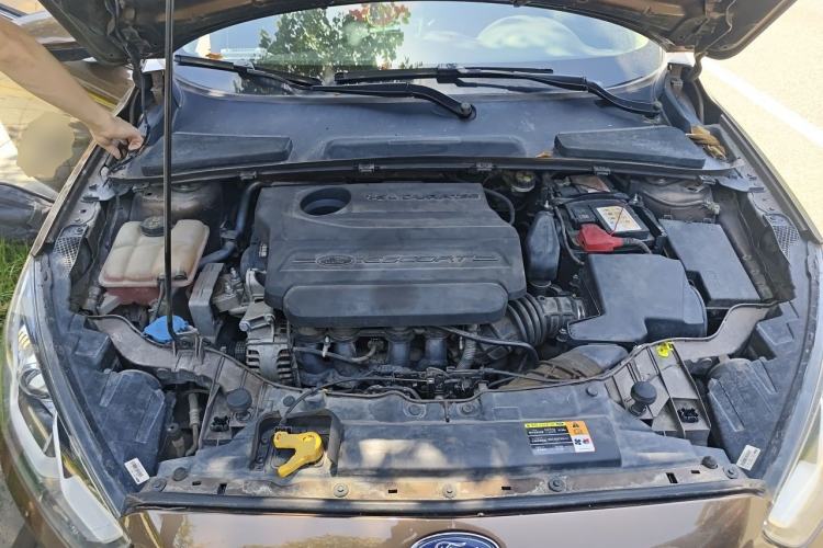 Used Ford Escort 2015 1.5L Automatic Fashion Model Engine Bay