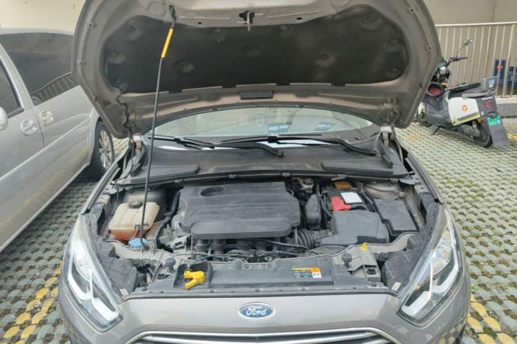 Used Ford Escort 2015 1.5L Automatic Fashion Model Engine Bay