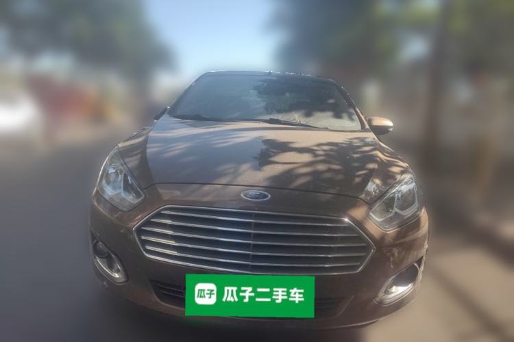 Used Ford Escort 2015 1.5L Automatic Fashion Model Exterior 1