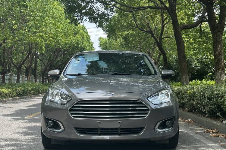 Used Ford Escort 2015 1.5L Automatic Comfort Edition Exterior 1