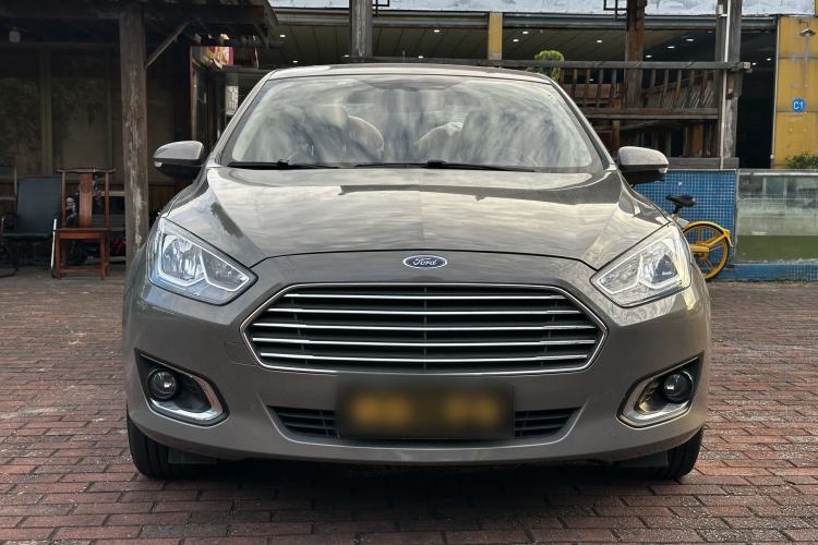 Used Ford Escort 2015 1.5L Automatic Fashion Model Exterior 1