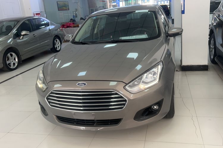 Used Ford Escort 2015 1.5L Automatic Comfort Edition Exterior 1