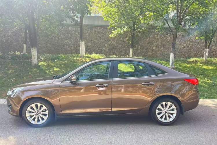 Used Ford Escort 2015 1.5L Automatic Fashion Model Exterior 2