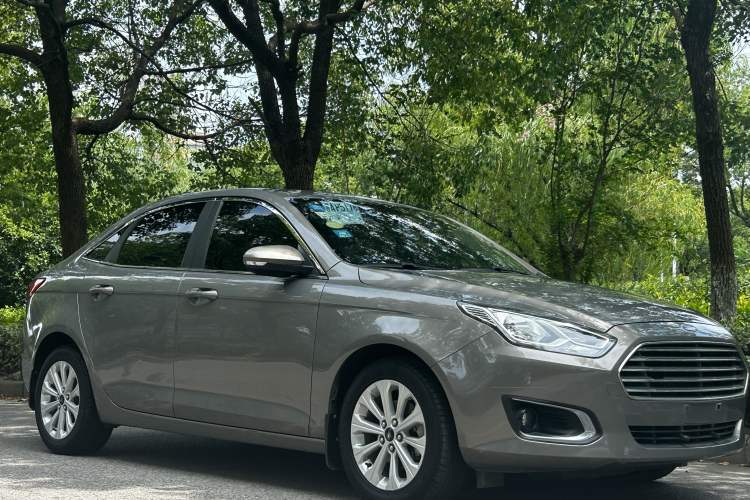 Used Ford Escort 2015 1.5L Automatic Comfort Edition Exterior 2