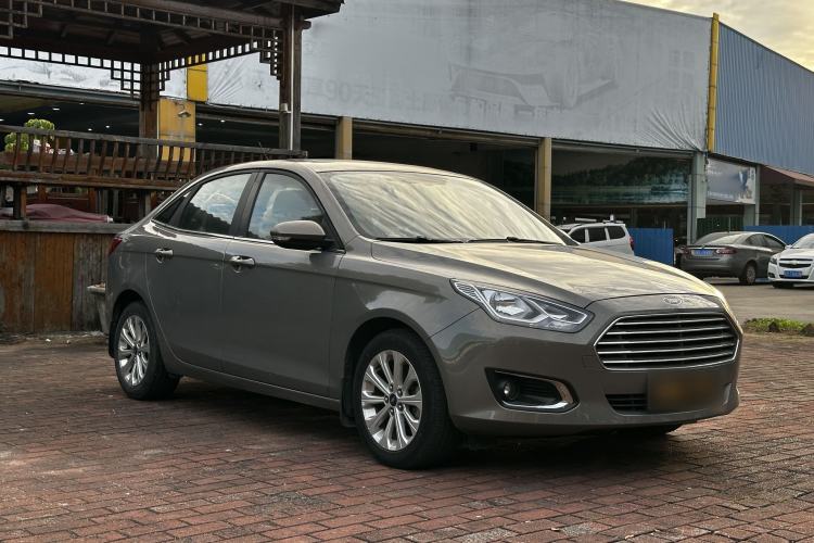 Used Ford Escort 2015 1.5L Automatic Fashion Model Exterior 2