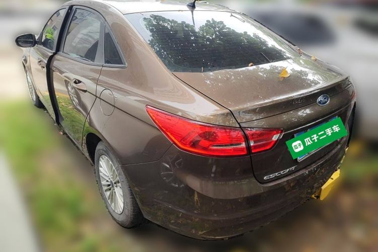 Used Ford Escort 2015 1.5L Automatic Comfort Edition Exterior 3