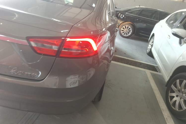 Used Ford Escort 2015 1.5L Automatic Fashion Model Exterior 3