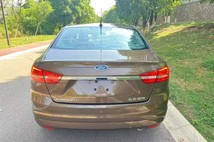 Used Ford Escort 2015 1.5L Automatic Fashion Model Exterior 3