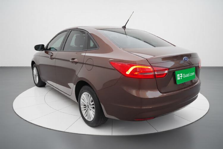 Used Ford Escort 2015 1.5L Automatic Comfort Edition Exterior 3