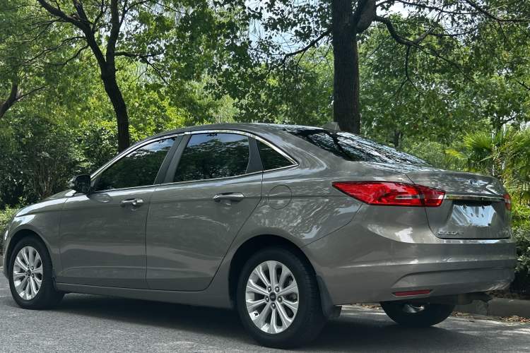 Used Ford Escort 2015 1.5L Automatic Comfort Edition Exterior 3