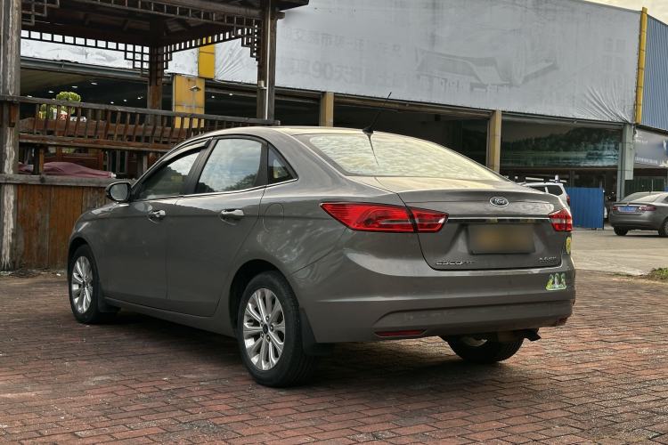 Used Ford Escort 2015 1.5L Automatic Fashion Model Exterior 3