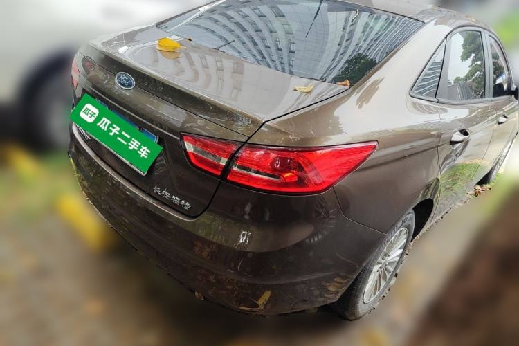 Used Ford Escort 2015 1.5L Automatic Comfort Edition Exterior 5