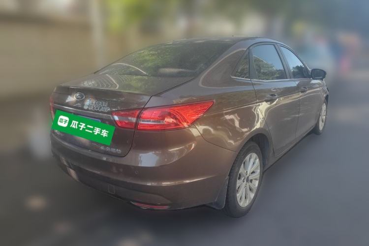 Used Ford Escort 2015 1.5L Automatic Fashion Model Exterior 5