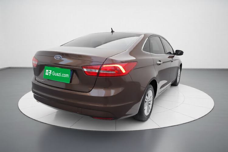 Used Ford Escort 2015 1.5L Automatic Comfort Edition Exterior 5