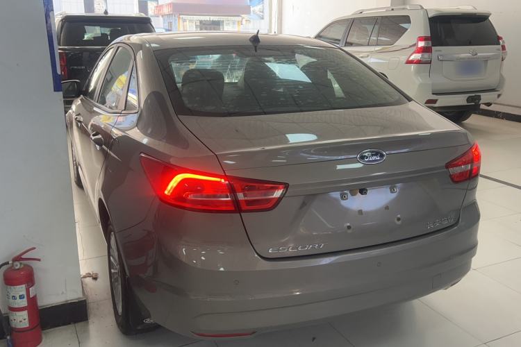 Used Ford Escort 2015 1.5L Automatic Comfort Edition Exterior 5