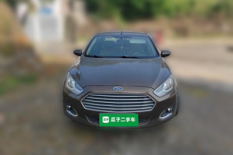 Used Ford Escort 2015 1.5L Manual Fashion Edition Front