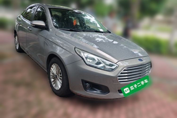 Used Ford Escort 2015 1.5L Automatic Comfort Edition Front Right 45 Deg